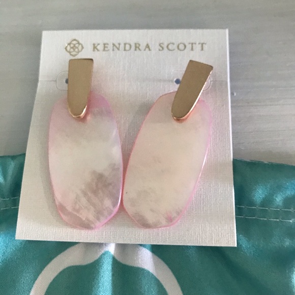 Kendra Scott Jewelry - NWT Kendra Scott Aragon Earrings Rose Quartz